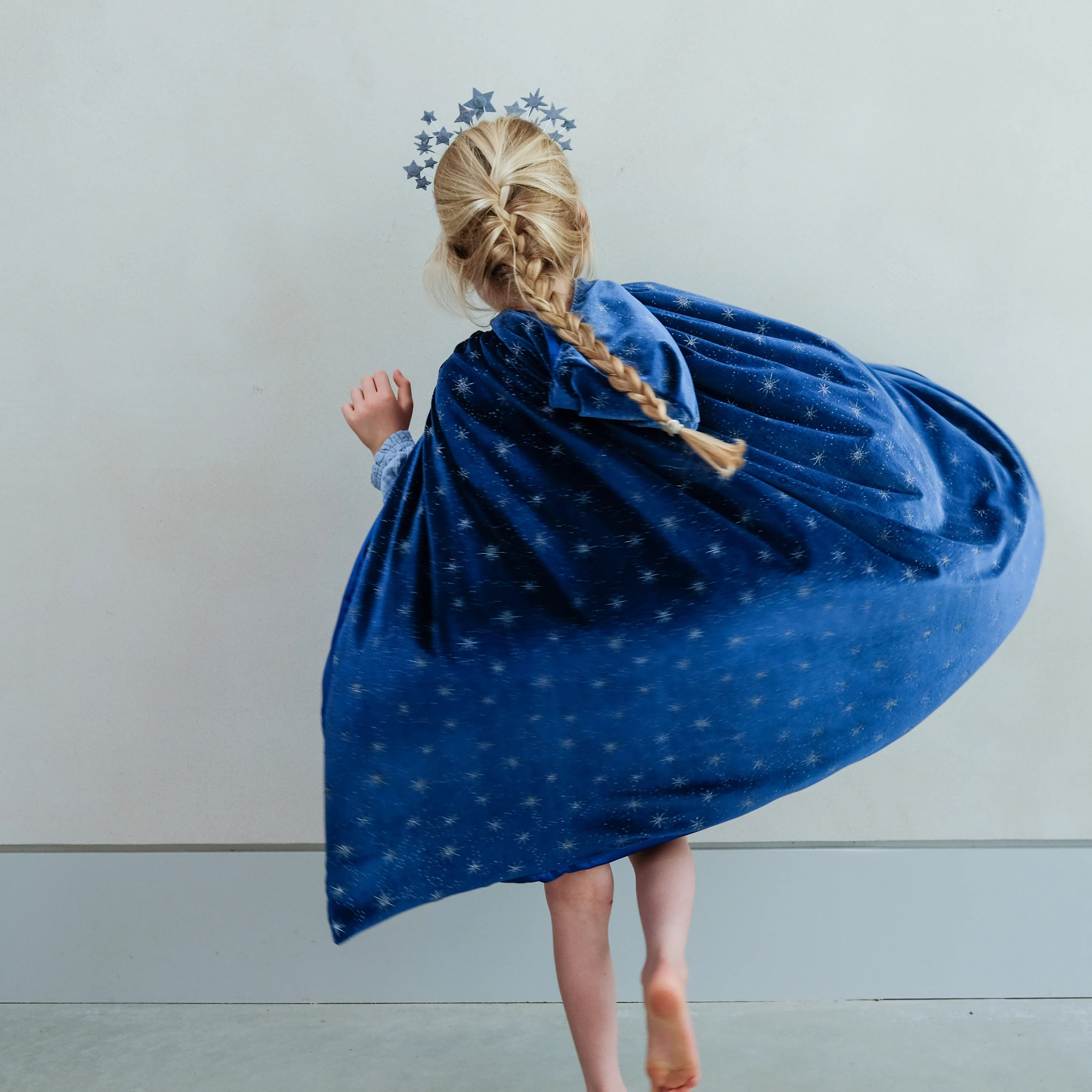Ice queen velvet cape - Image 4