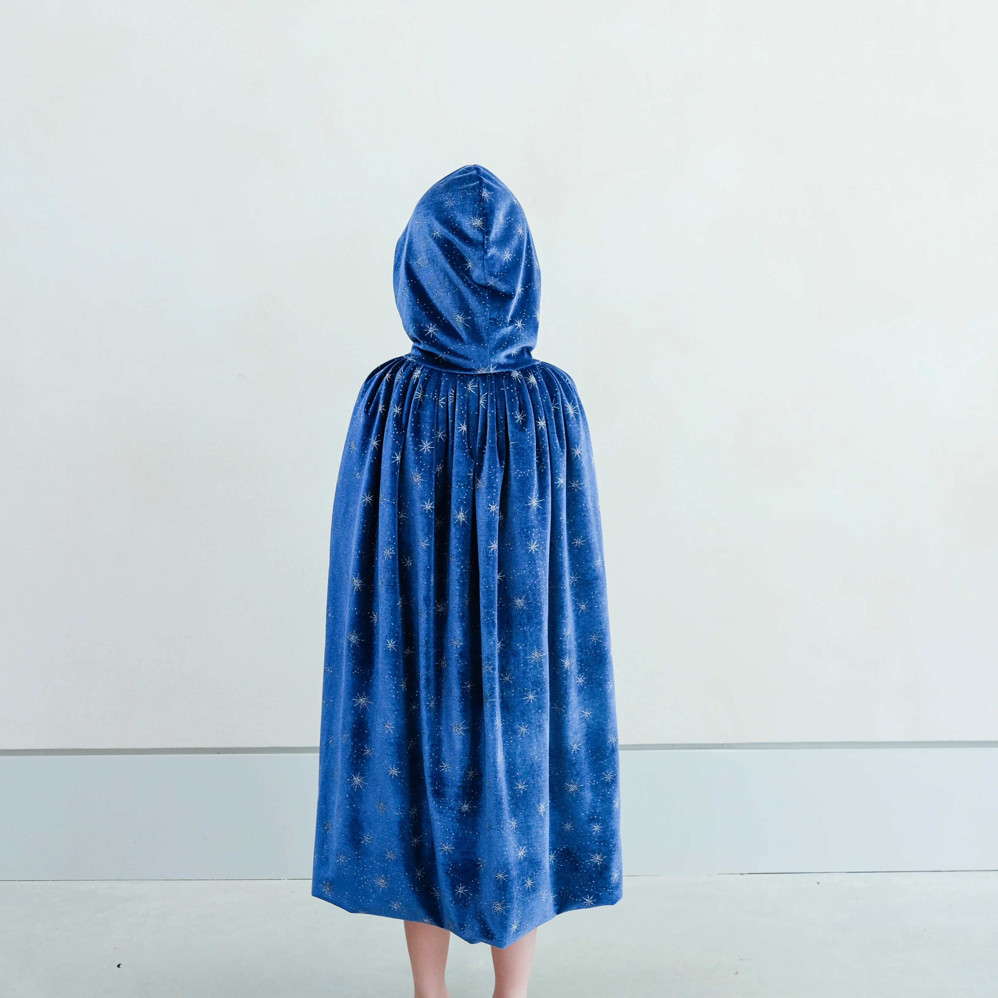Ice queen velvet cape - Image 7