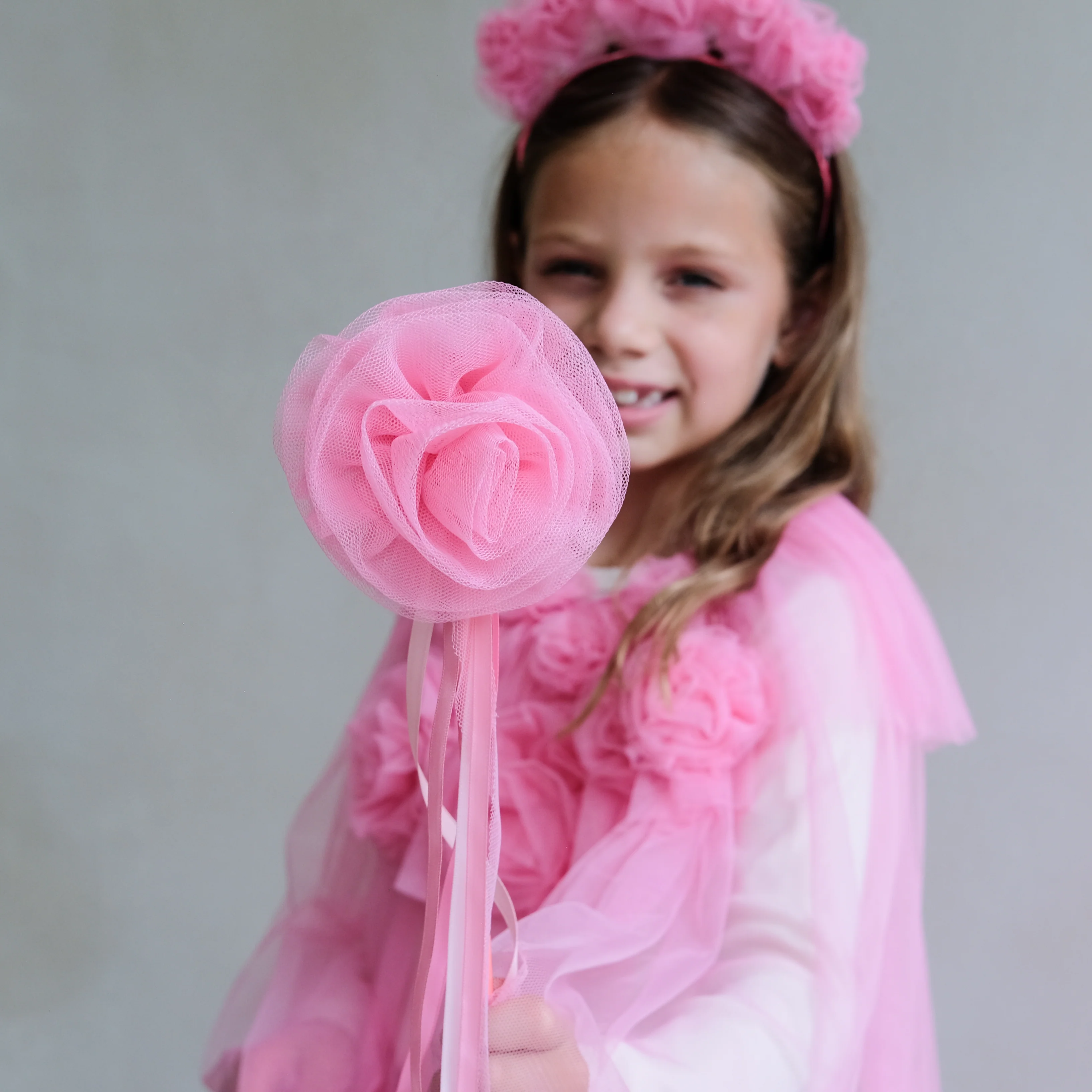 Pink ruffle flower wand - Image 4