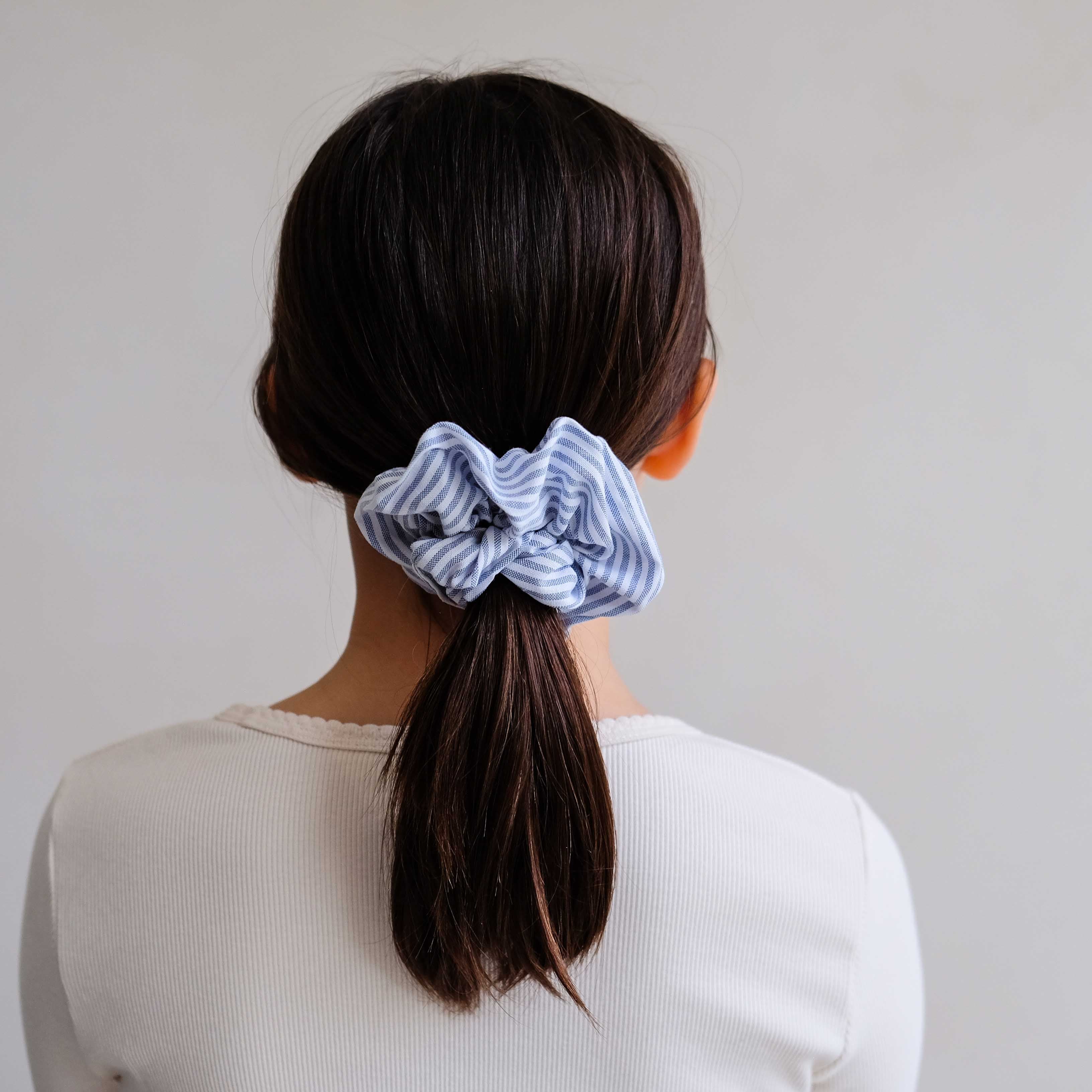 Striped oversize scrunchie - Image 2