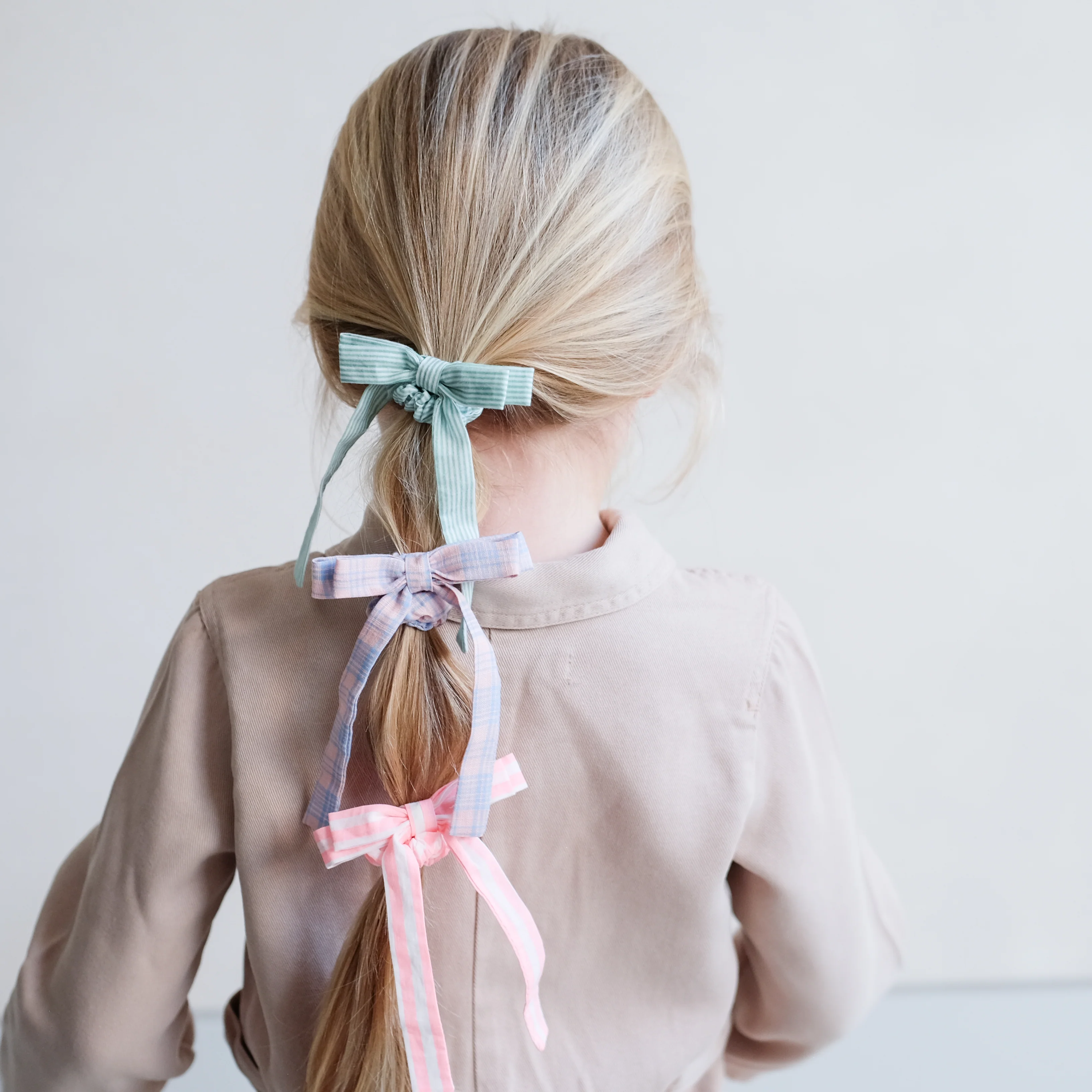 Summer stripes bow scrunchies - Image 4